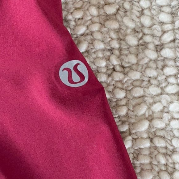 Lululemon pants joggers size 6. Burgundy. - Picture 5 of 5
